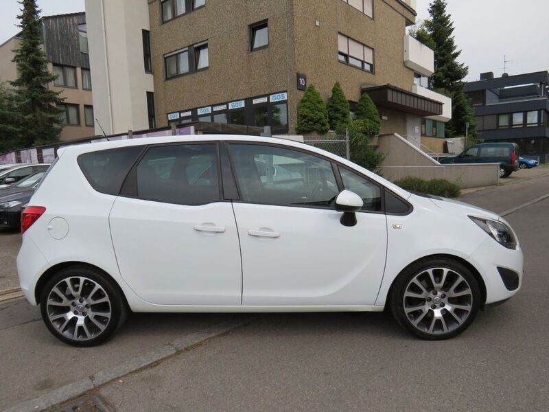 Gebraucht Opel Meriva Color Edition 140 PS (102 kW) 2012 Schwarz Van / Kleinbus