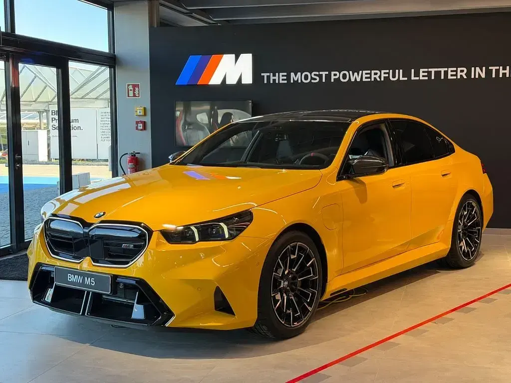 Neu BMW M5 Performance 795 PS (584 kW) 2026 Gelb Limousine