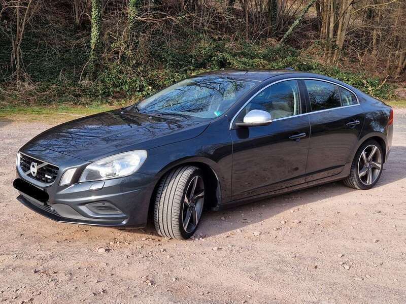 Schwarz Gebraucht 2011 Volvo S60 R-Design Limousine | 9.000 € (Fairer Preis) - Bild 1/4