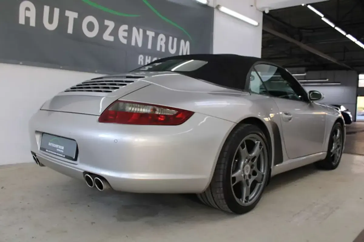 Gebraucht Porsche 911 Carrera Cabriolet 325 PS (239 kW) 2005 Arktissilber metallic Cabrio