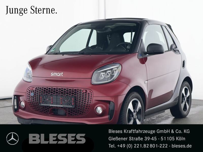Bodypanels in carmine red () Gebraucht 2024 Smart ForTwo Electric Drive Exclusive Cabrio | 19.700 € (Etwas zu teuer) - Bild 1/4