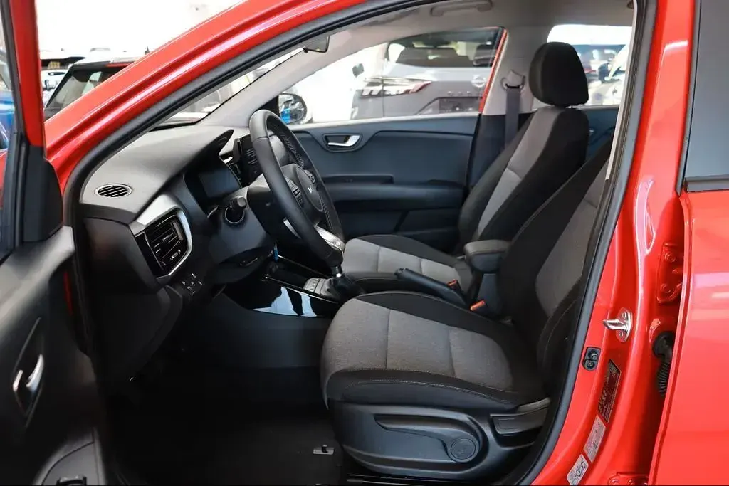 Neu Kia Stonic Vision 79 PS (58 kW) 2025 Grau SUV