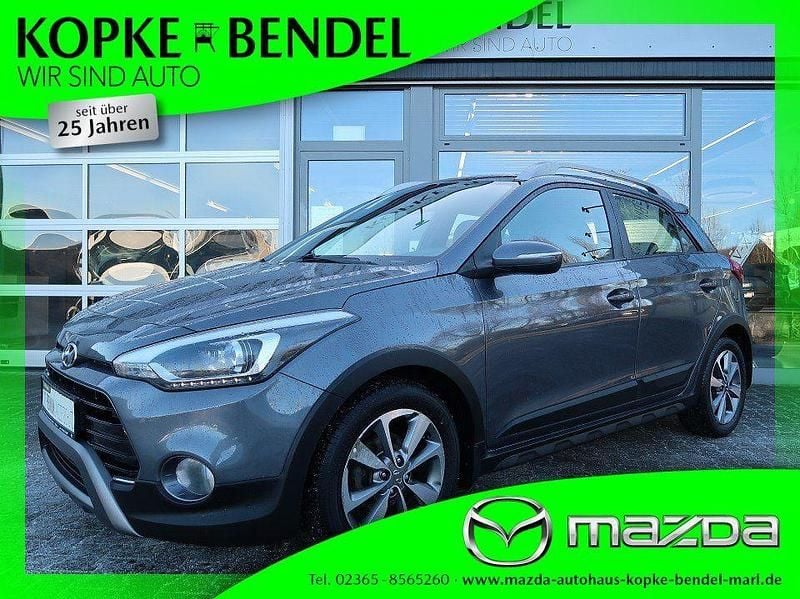 Stardust metallic (metallic) Gebraucht 2018 Hyundai i20 Active Limousine | 14.420 € (Fairer Preis) - Bild 1/4