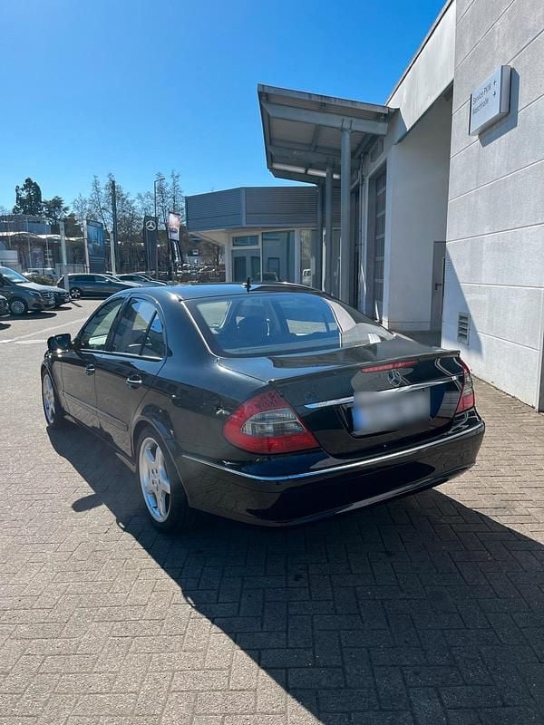 Gebraucht Mercedes E350 272 PS (200 kW) 2007 Schwarz Limousine