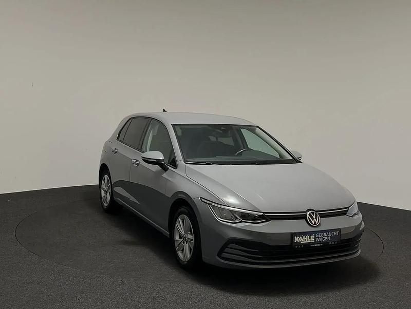 Gebraucht VW Golf VIII Life 110 PS (80 kW) 2021 Grau Limousine