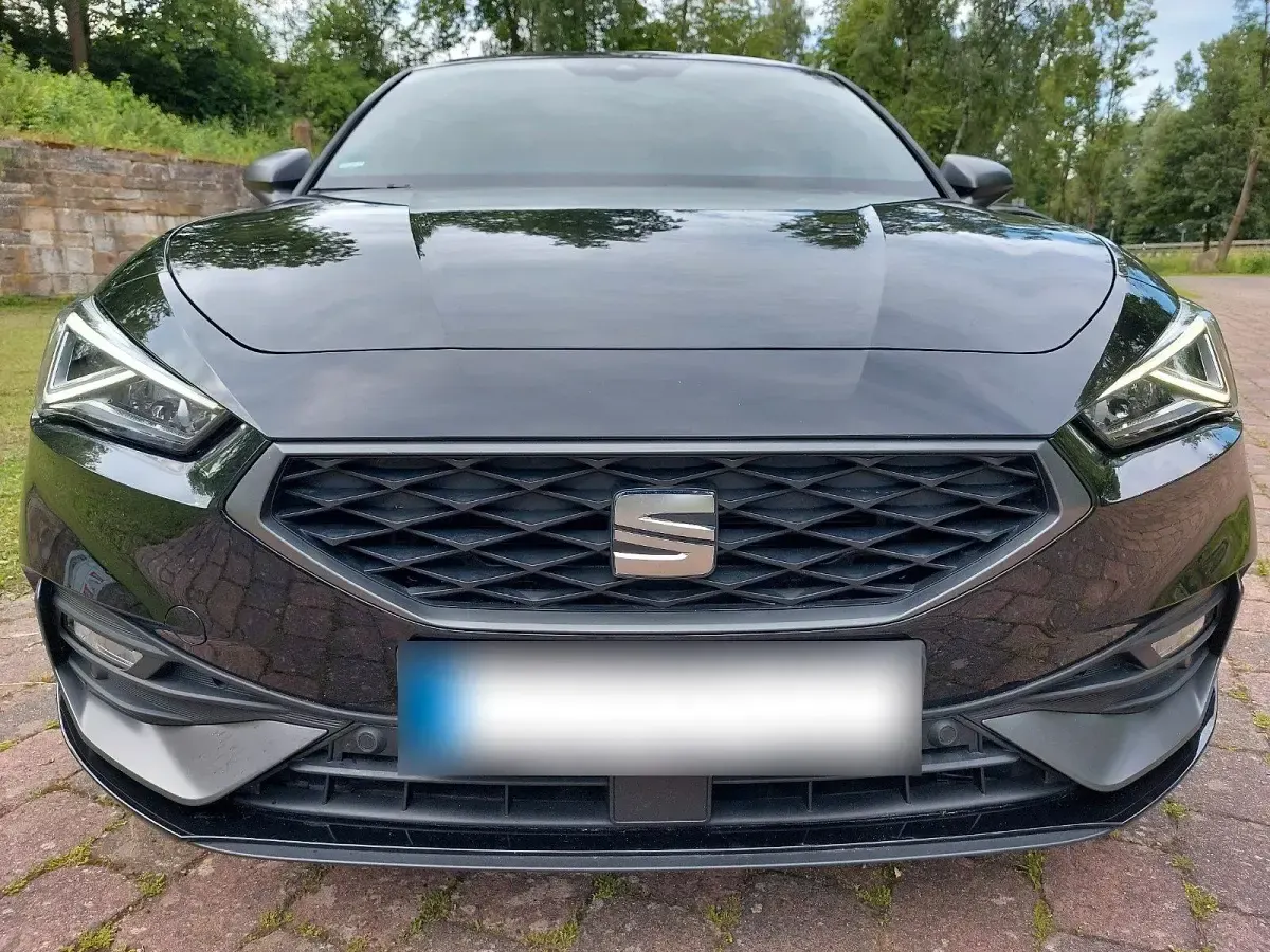 Gebraucht Seat Leon FR 190 PS (139 kW) 2022 Schwarz Limousine