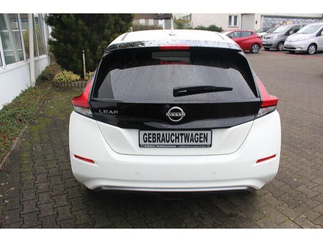 Gebraucht Nissan Leaf 360º 110 kW (150 PS) 2022 Weiß Kleinwagen
