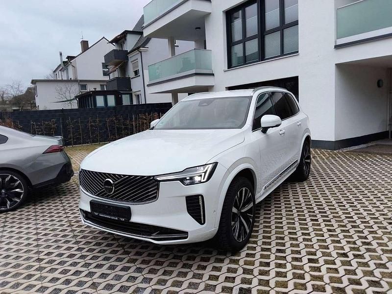 Gebraucht Volvo XC90 Core 250 PS (183 kW) 2025 Crystal white / metallic SUV