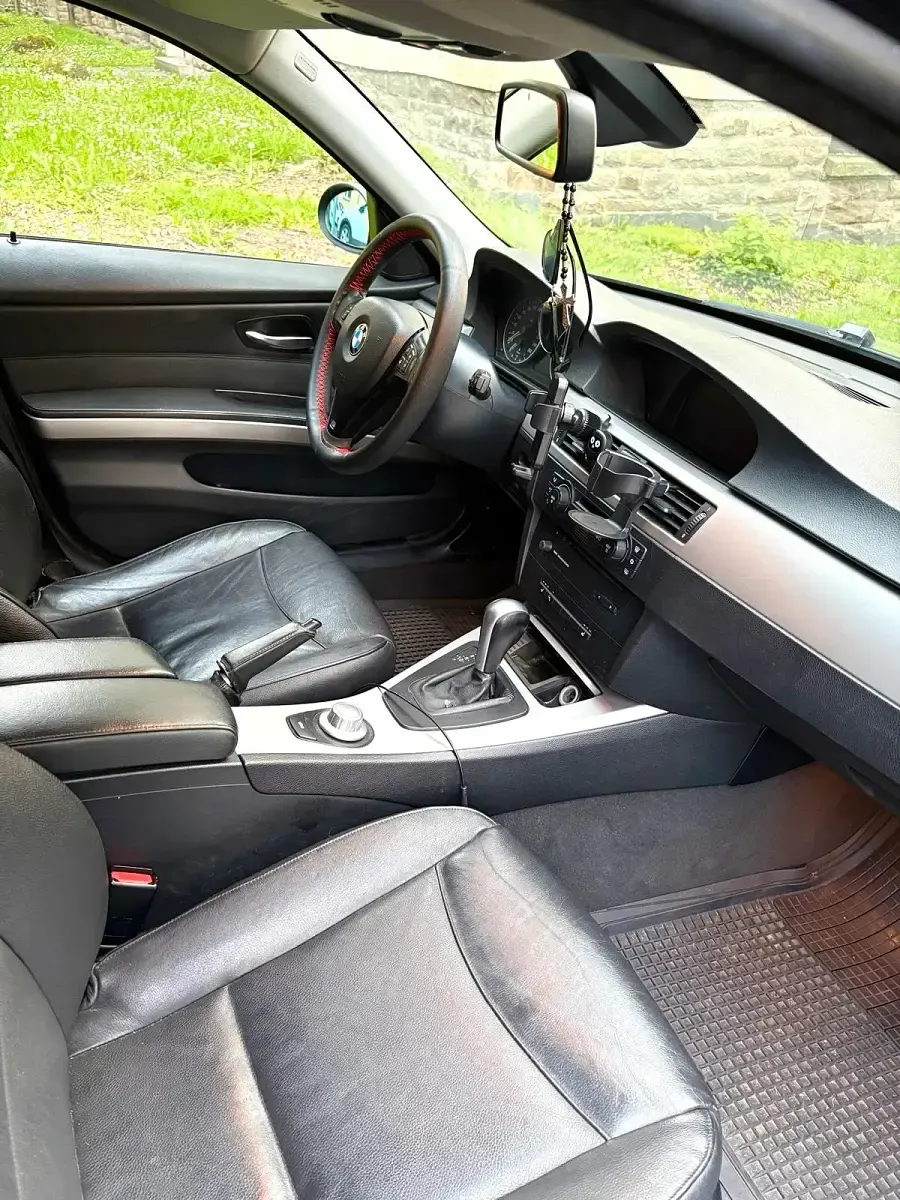Gebraucht BMW 320 163 PS (119 kW) 2006 Schwarz Kombi
