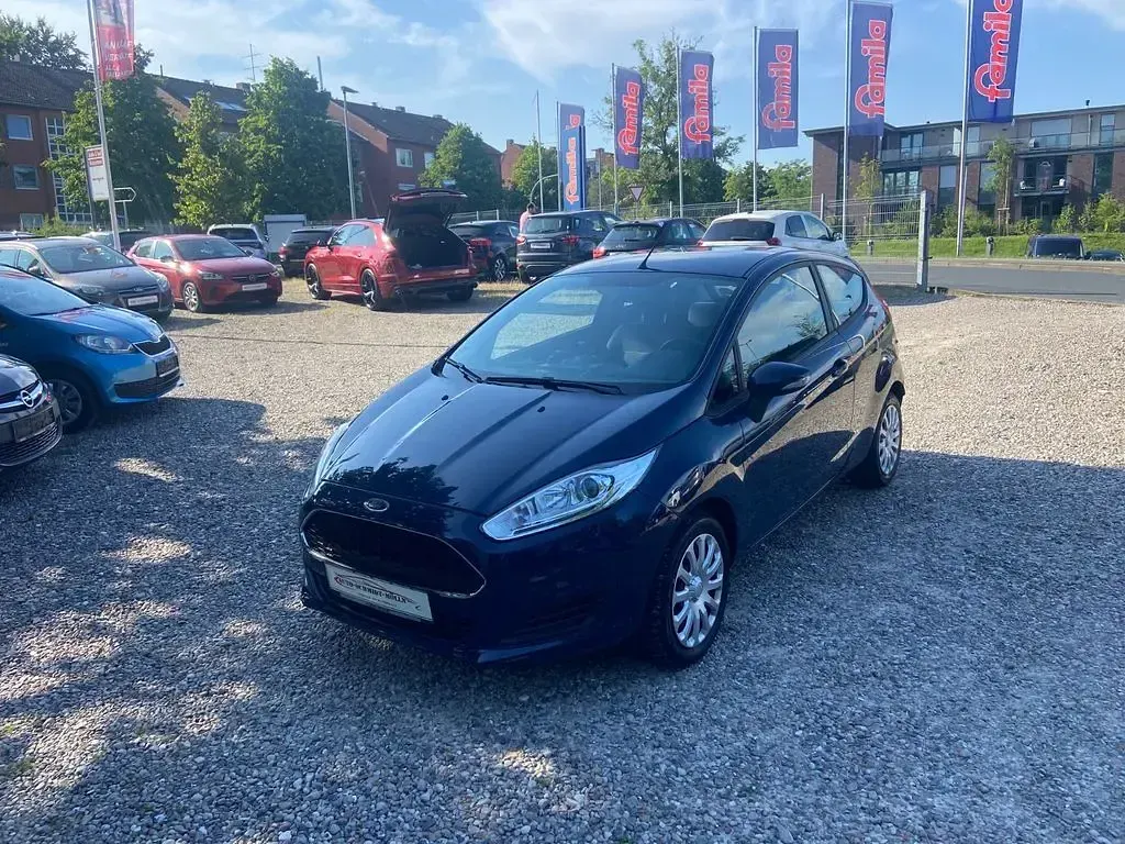 Gebraucht Ford Fiesta Celebration 60 PS (44 kW) 2016 Blau Kleinwagen