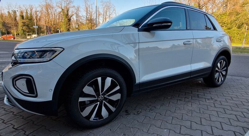 Weiß Gebraucht 2024 VW T-Roc Move SUV | 27.750 € (Guter Preis) - Bild 1/4