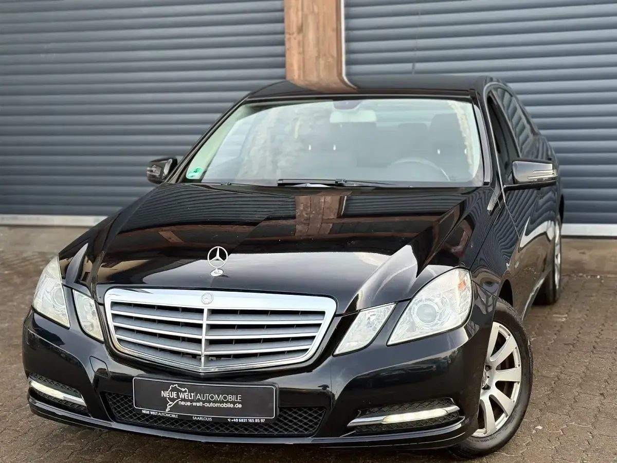 Gebraucht Mercedes E200 136 PS (100 kW) 2011 Schwarz Limousine