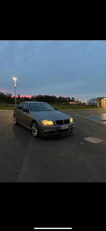 Gebraucht BMW 320 M Sport 184 PS (135 kW) 2011 Silber Limousine