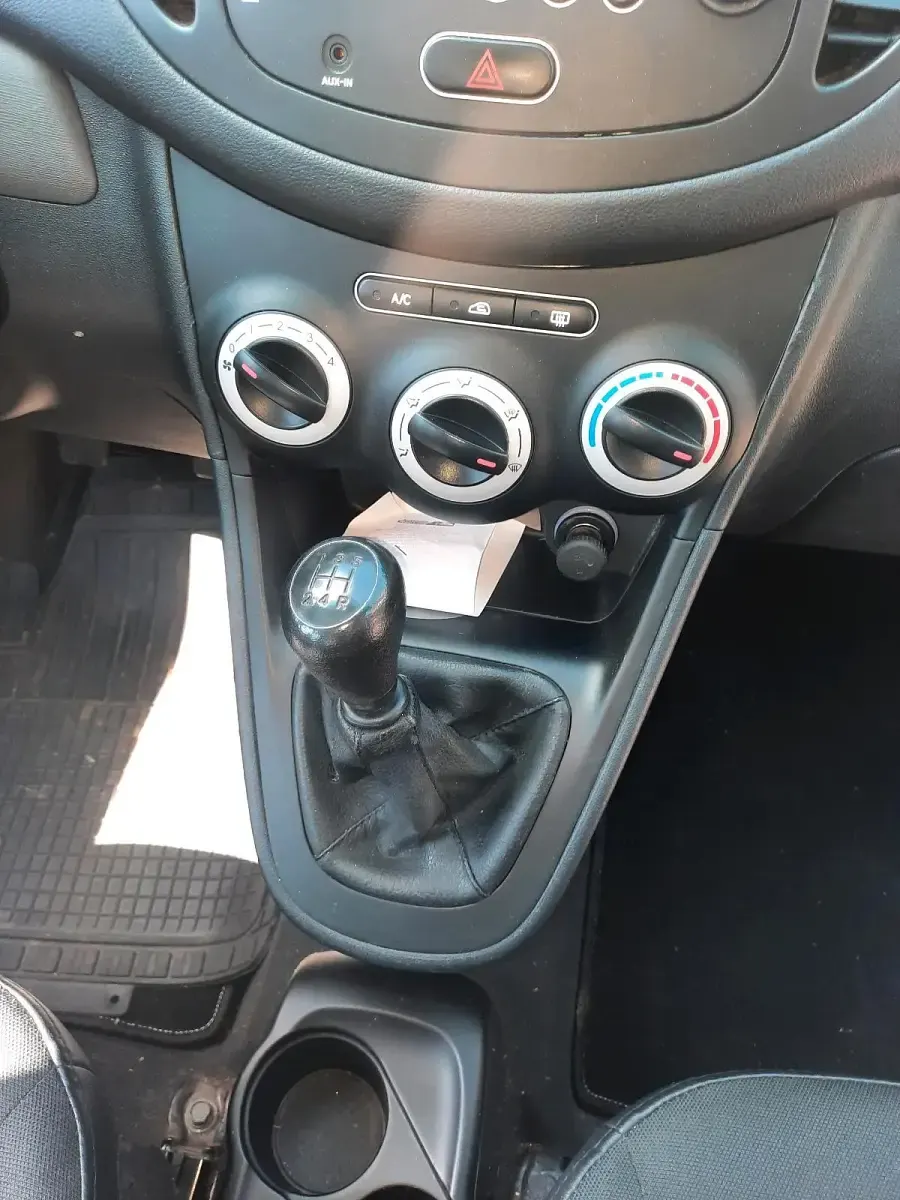 Gebraucht Hyundai i10 69 PS (50 kW) 2009 Weiß Kleinwagen
