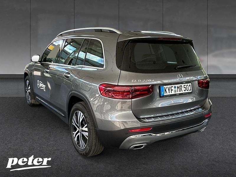Gebraucht Mercedes GLB220 Progressive 190 PS (139 kW) 2025 Metalliclack mountaingrau SUV