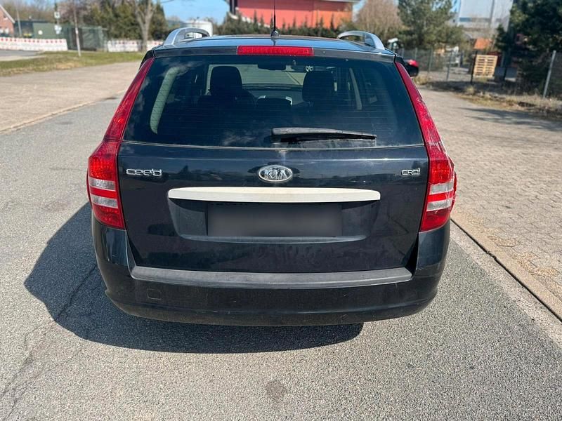 Usado Kia Ceed 115 HP (84 kW) 2009 Preto Citadino