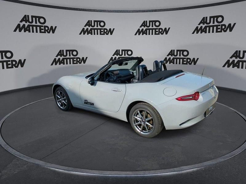 Neu Mazda MX5 Exclusive-Line 132 PS (97 kW) 2025 Grau Cabrio