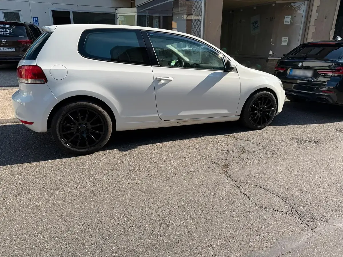 Gebraucht VW Golf 110 PS (80 kW) 2009 Weiß Coupé