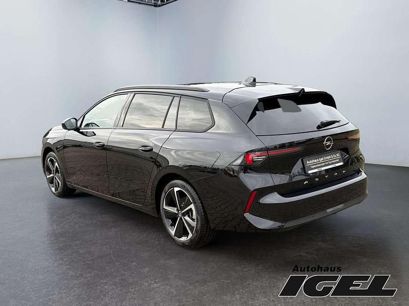 Neu Opel Astra 131 PS (96 kW) 2025 Schwarz Limousine
