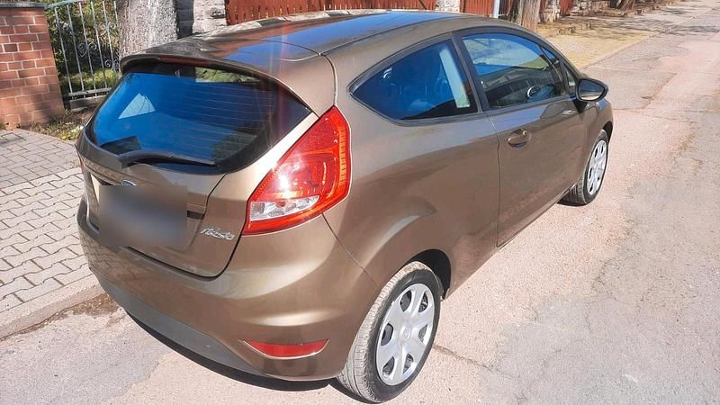 Gebraucht Ford Fiesta 97 PS (71 kW) 2012 Andere farben Kleinwagen