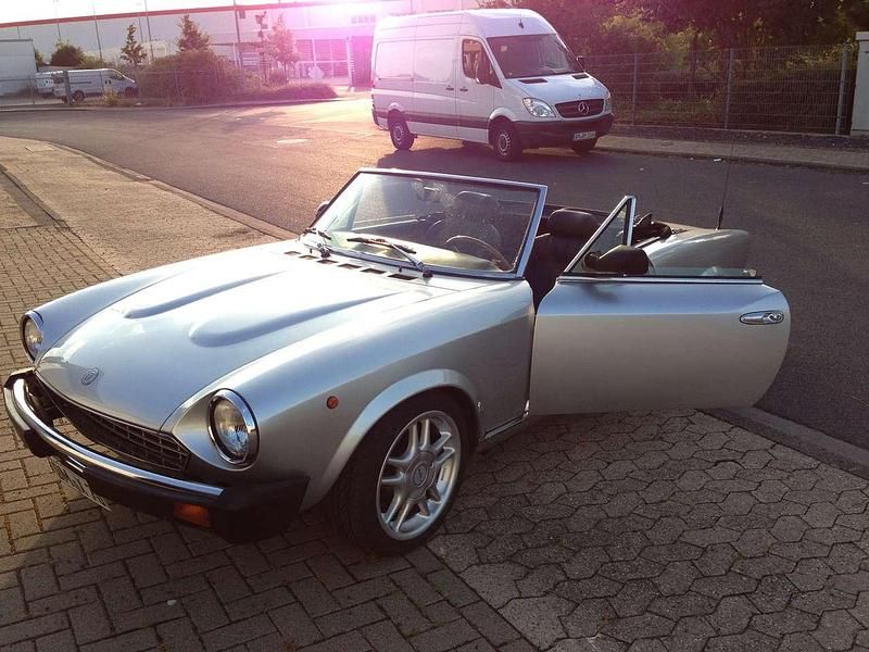 Gebraucht Fiat 124 105 PS (77 kW) 1983 Silber Cabrio