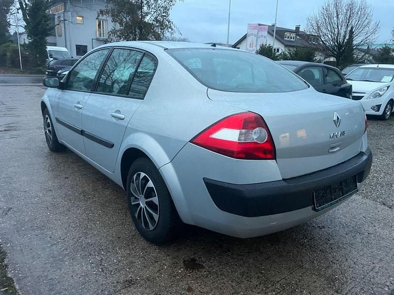 Gebraucht Renault Mégane II 113 PS (83 kW) 2004 Silber Limousine