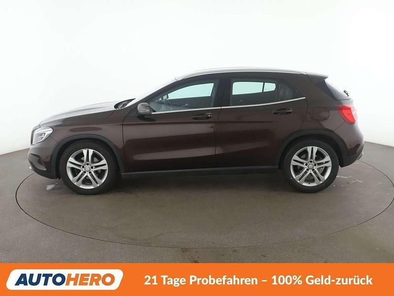Gebraucht Mercedes GLA200 Urban 156 PS (114 kW) 2017 Orientbraun SUV