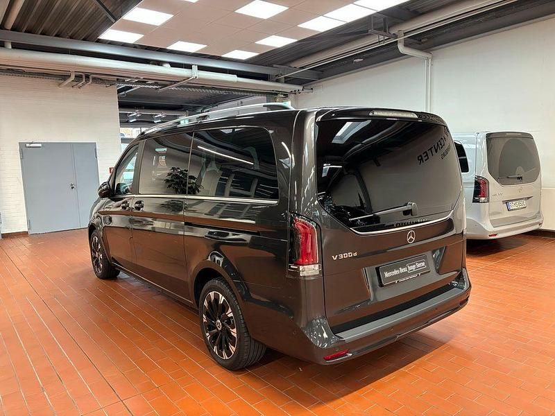 Gebraucht Mercedes V300 237 PS (174 kW) 2025 Grau Van / Kleinbus