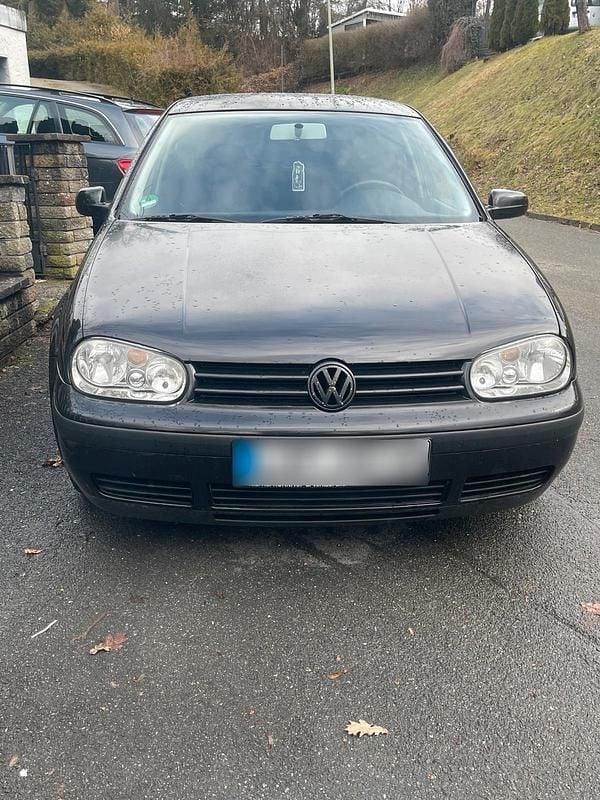 Gebraucht VW Golf IV 75 PS (55 kW) 2001 Schwarz Kleinwagen