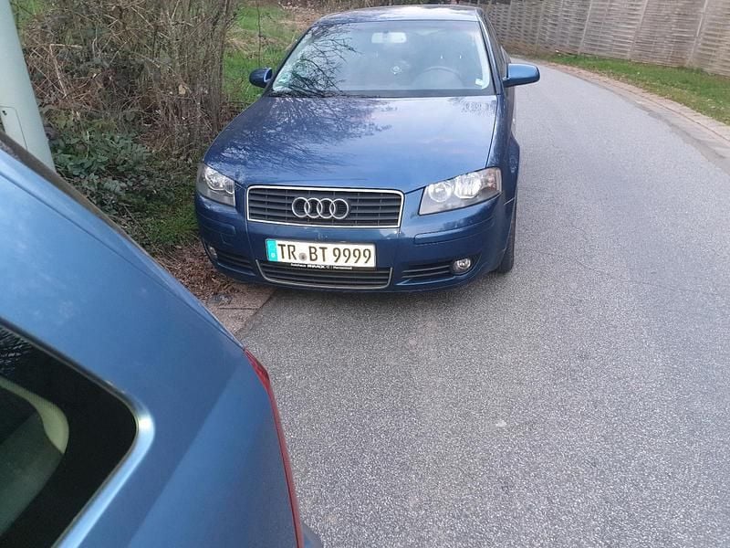 Second-hand Audi A3 101 CP (74 kW) 2004 Albastru Hatchback