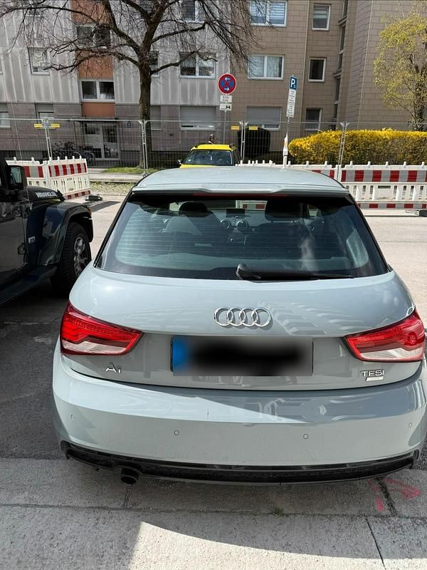 Gebraucht Audi A1 Sportback 95 PS (69 kW) 2017 Grau Kleinwagen