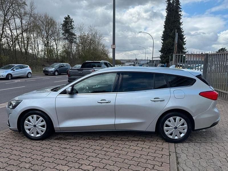 Gebraucht Ford Focus Cool & Connect 120 PS (88 kW) 2020 Grau Limousine