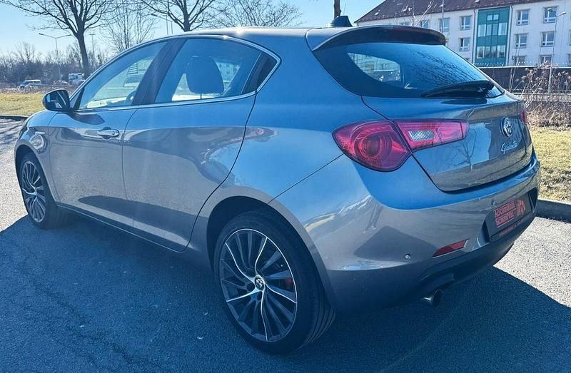 Gebraucht Alfa Romeo Giulietta Turismo 170 PS (125 kW) 2011 Grau Kleinwagen