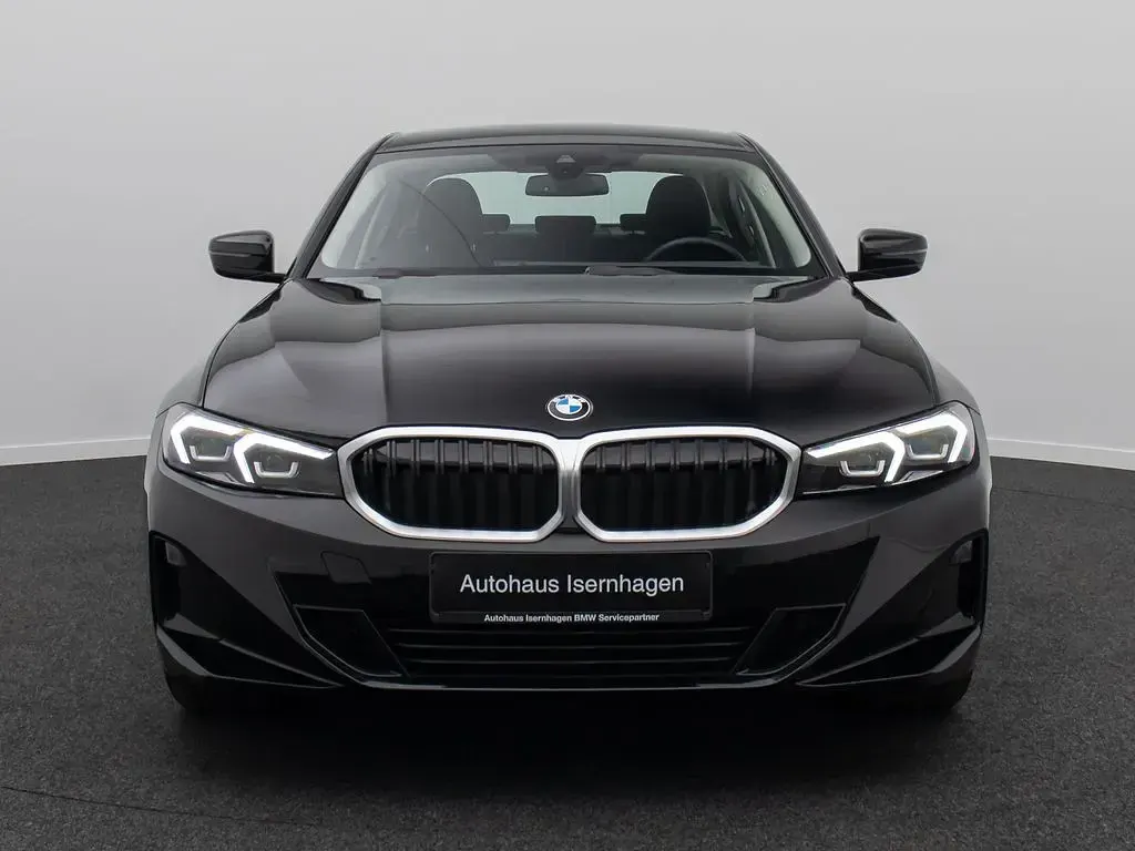 Gebraucht BMW 318 Shadowline 156 PS (114 kW) 2024 Schwarz ii  668 Limousine