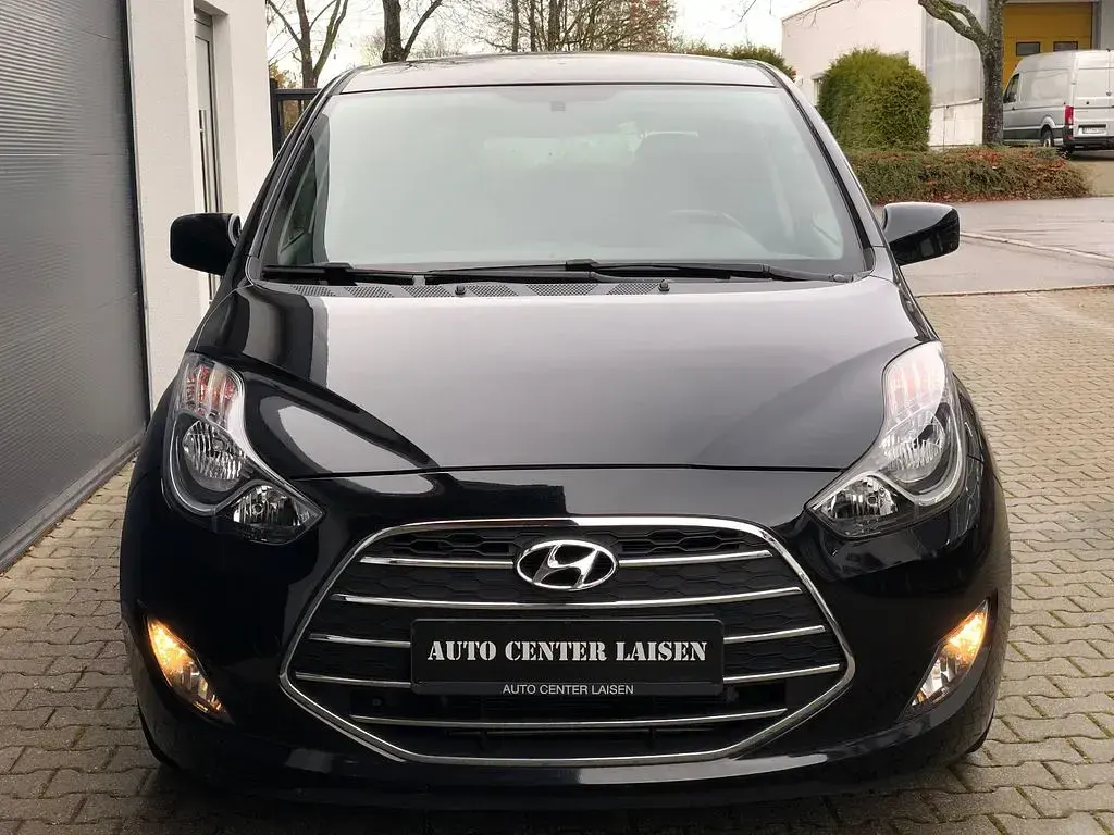 Gebraucht Hyundai ix20 Space 125 PS (91 kW) 2019 Schwarz Kleinwagen