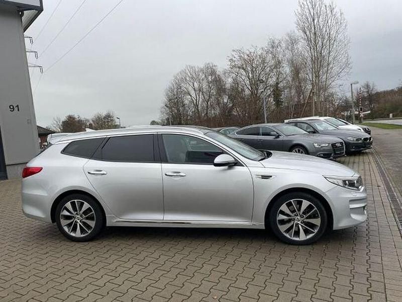 Second-hand Kia Optima 141 CP (103 kW) 2017 Argintiu Break