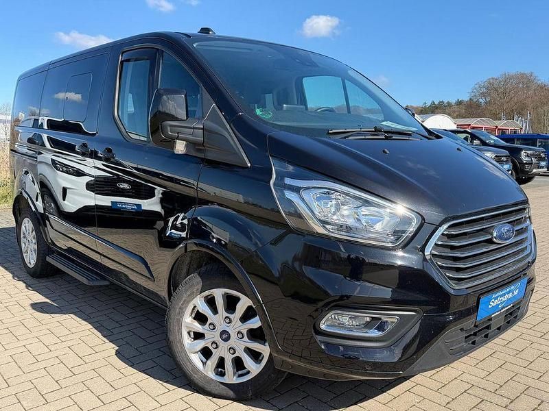 Gebraucht Ford Tourneo Titanium 150 PS (110 kW) 2023 Schwarz Van / Kleinbus