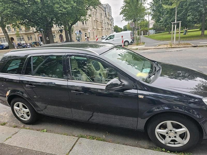 Gebraucht Opel Astra 2010 Blau Kombi