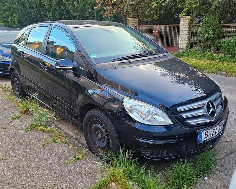Schwarz Gebraucht 2009 Mercedes B160 Van / Kleinbus | 4.990 € (Fairer Preis) - Bild 1/4