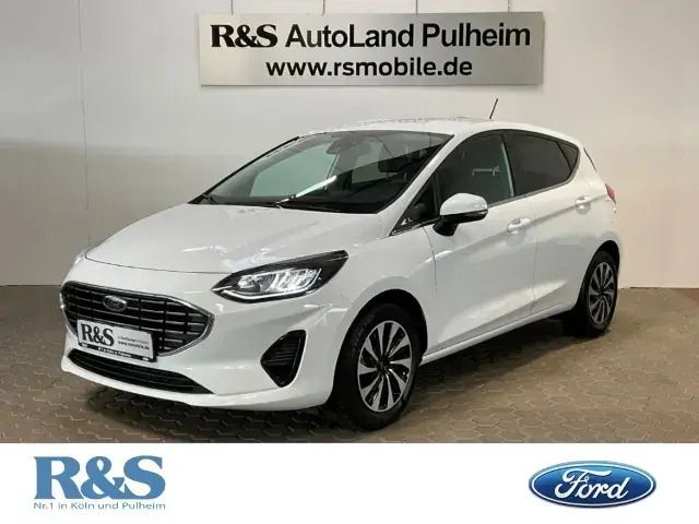 Weiß Gebraucht 2022 Ford Fiesta Titanium Kleinwagen | 17.899 € (Fairer Preis) - Bild 1/4