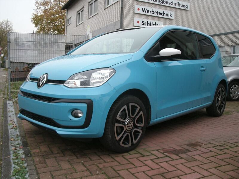 Blau Gebraucht 2017 VW up! high up! Kleinwagen | 8.999 € (Guter Preis) - Bild 1/4