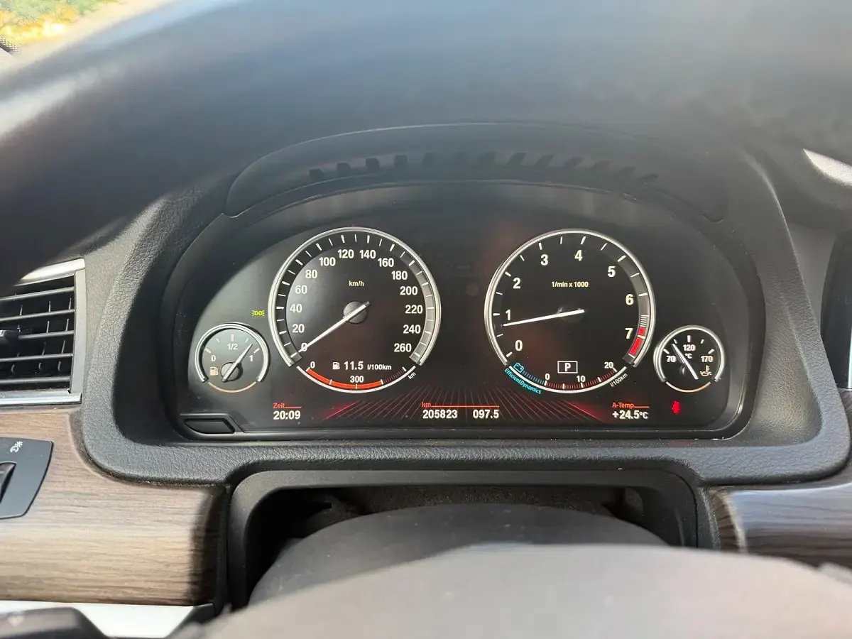 Gebraucht BMW 550 408 PS (300 kW) 2009 Grau SUV
