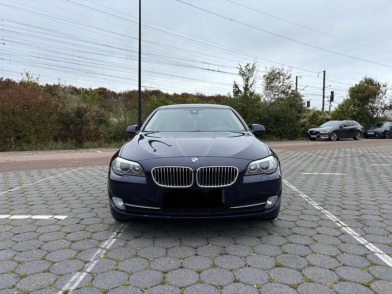 Gebraucht BMW 530 258 PS (189 kW) 2012 Blau Limousine