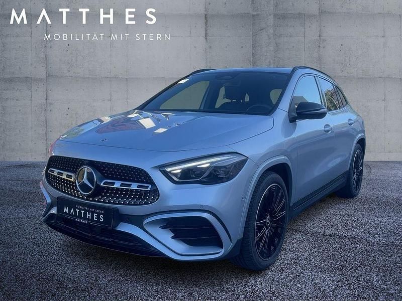 Silber Gebraucht 2025 Mercedes GLA200 AMG SUV | 43.540 € (Fairer Preis) - Bild 1/4
