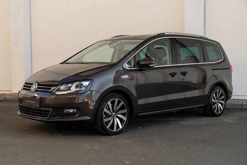 Gebraucht VW Sharan Allstar 150 PS (110 kW) 2017 Black oak brown metallic Van / Kleinbus