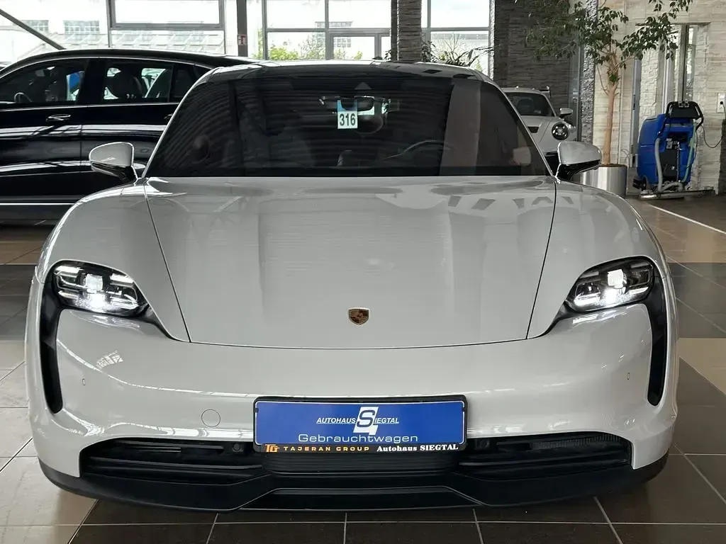 Second-hand Porsche Taycan 319 kW (435 CP) 2024 Alb Berlinǎ