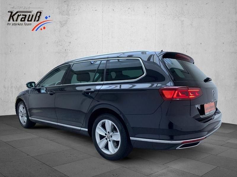 Second-hand VW Passat Elegance 200 CP (147 kW) 2022 Negru Break