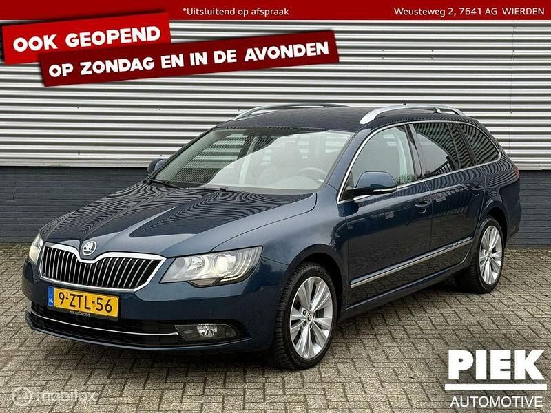 Blau Gebraucht 2015 Skoda Superb Business Line Kombi | 6.499 € (Fairer Preis) - Bild 1/3