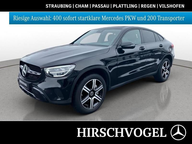 Gebraucht Mercedes GLC300e Night 320 PS (235 kW) 2021 Schwarz Limousine