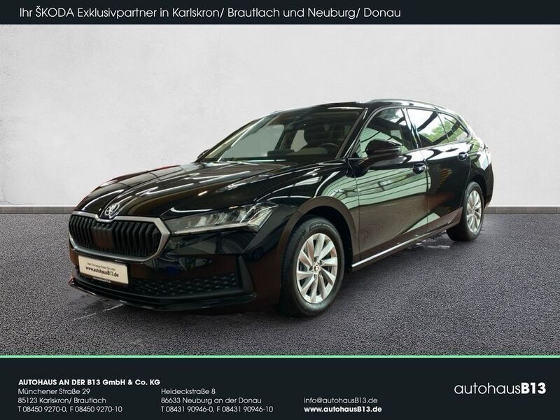 Onyxschwarz metallic met. Gebraucht 2024 Skoda Superb Essence Kombi | 42.990 € (Teuer) - Bild 1/4